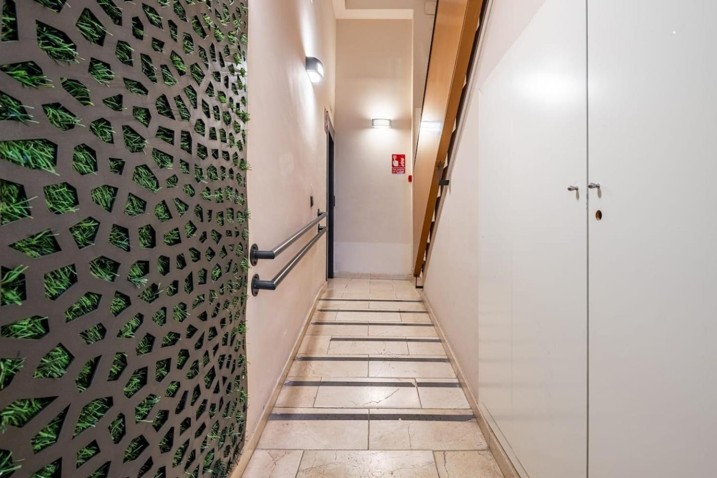 Komodo Sierpes: Bright & Classy Central Apartment เซบีญา ภายนอก รูปภาพ
