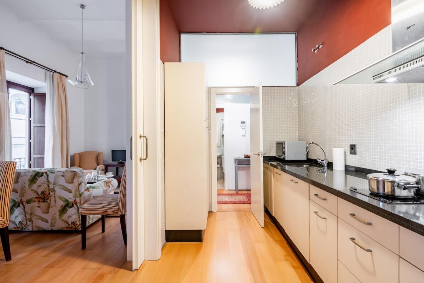 Komodo Sierpes: Bright & Classy Central Apartment เซบีญา ภายนอก รูปภาพ