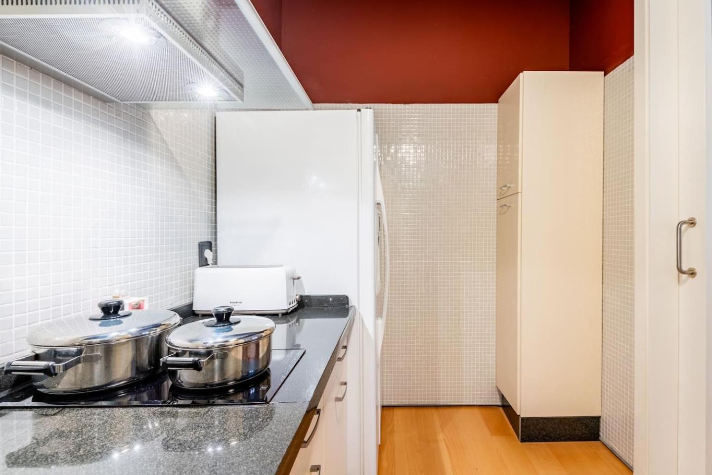 Komodo Sierpes: Bright & Classy Central Apartment เซบีญา ภายนอก รูปภาพ