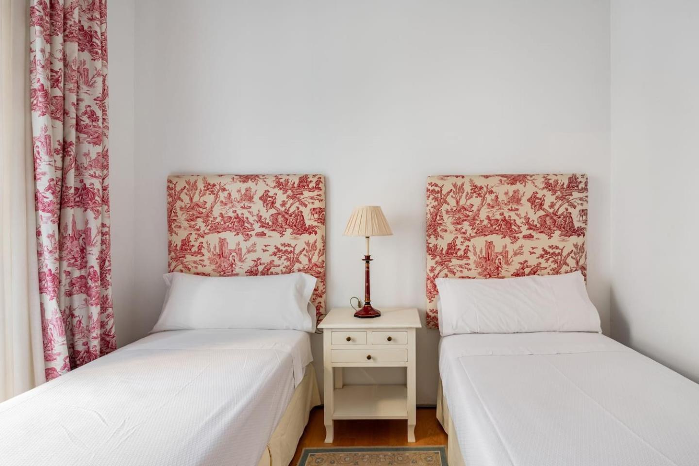 Komodo Sierpes: Bright & Classy Central Apartment เซบีญา ภายนอก รูปภาพ