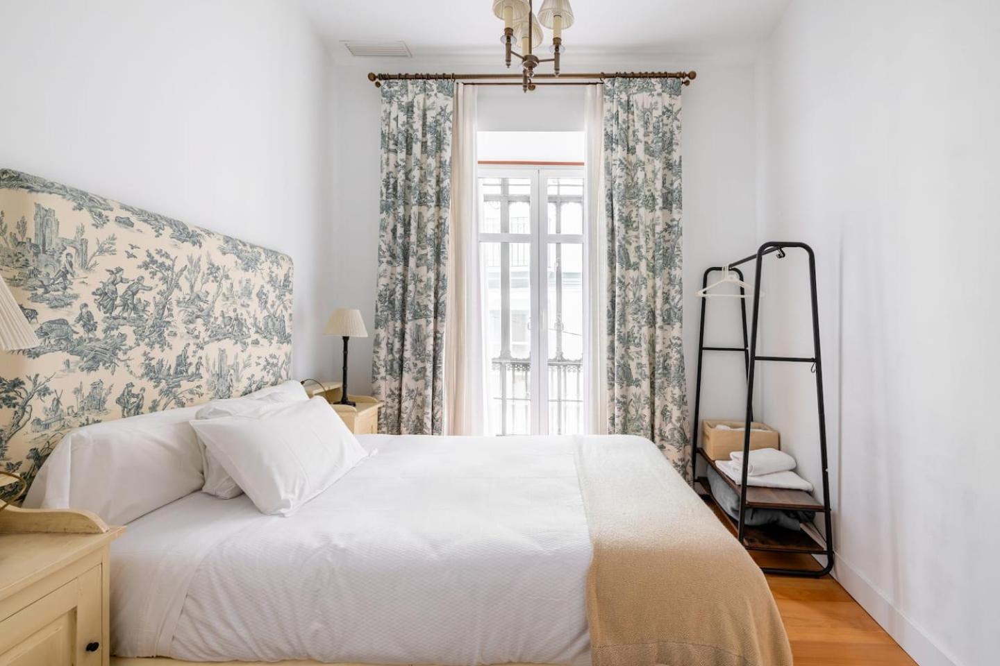 Komodo Sierpes: Bright & Classy Central Apartment เซบีญา ภายนอก รูปภาพ