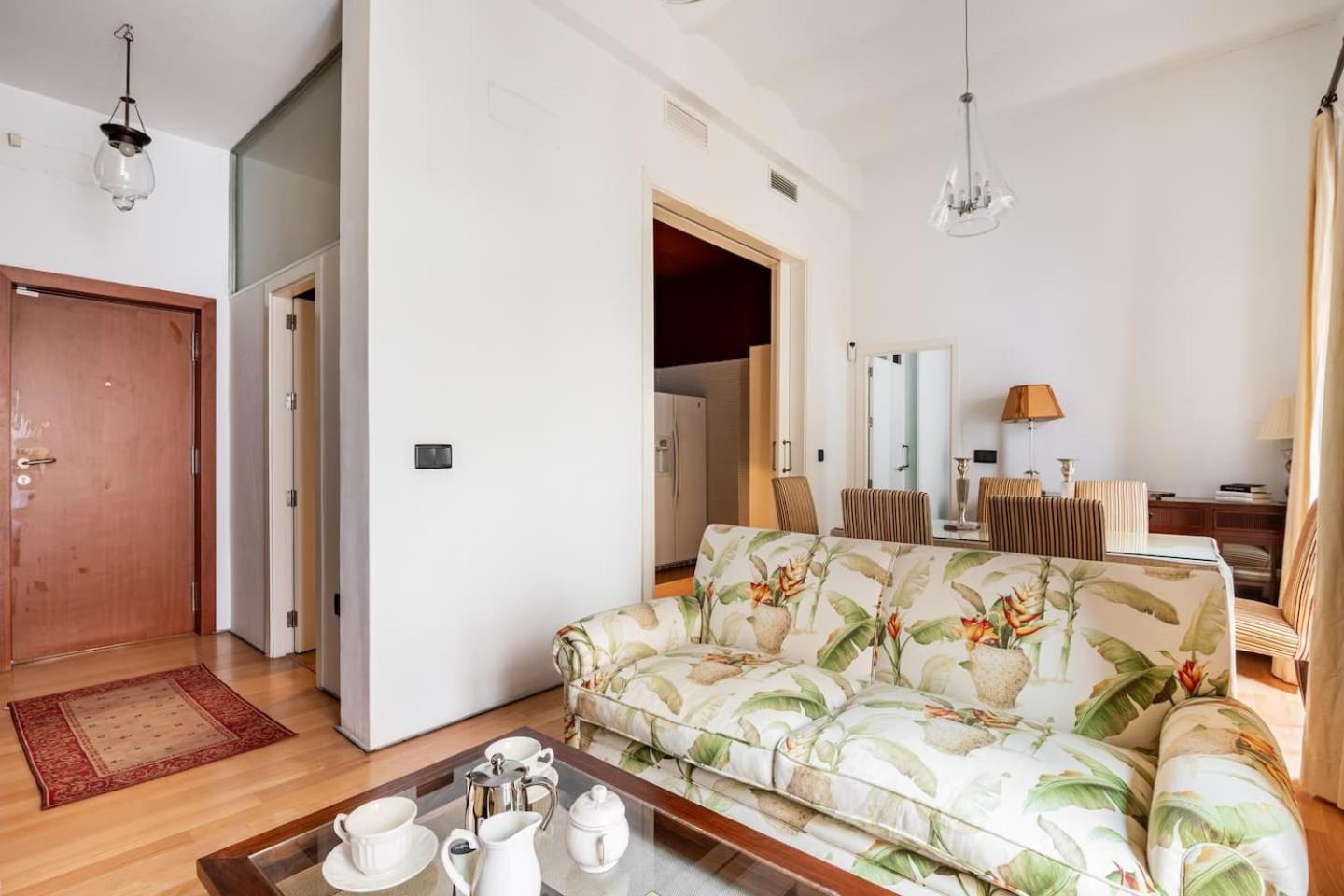 Komodo Sierpes: Bright & Classy Central Apartment เซบีญา ภายนอก รูปภาพ