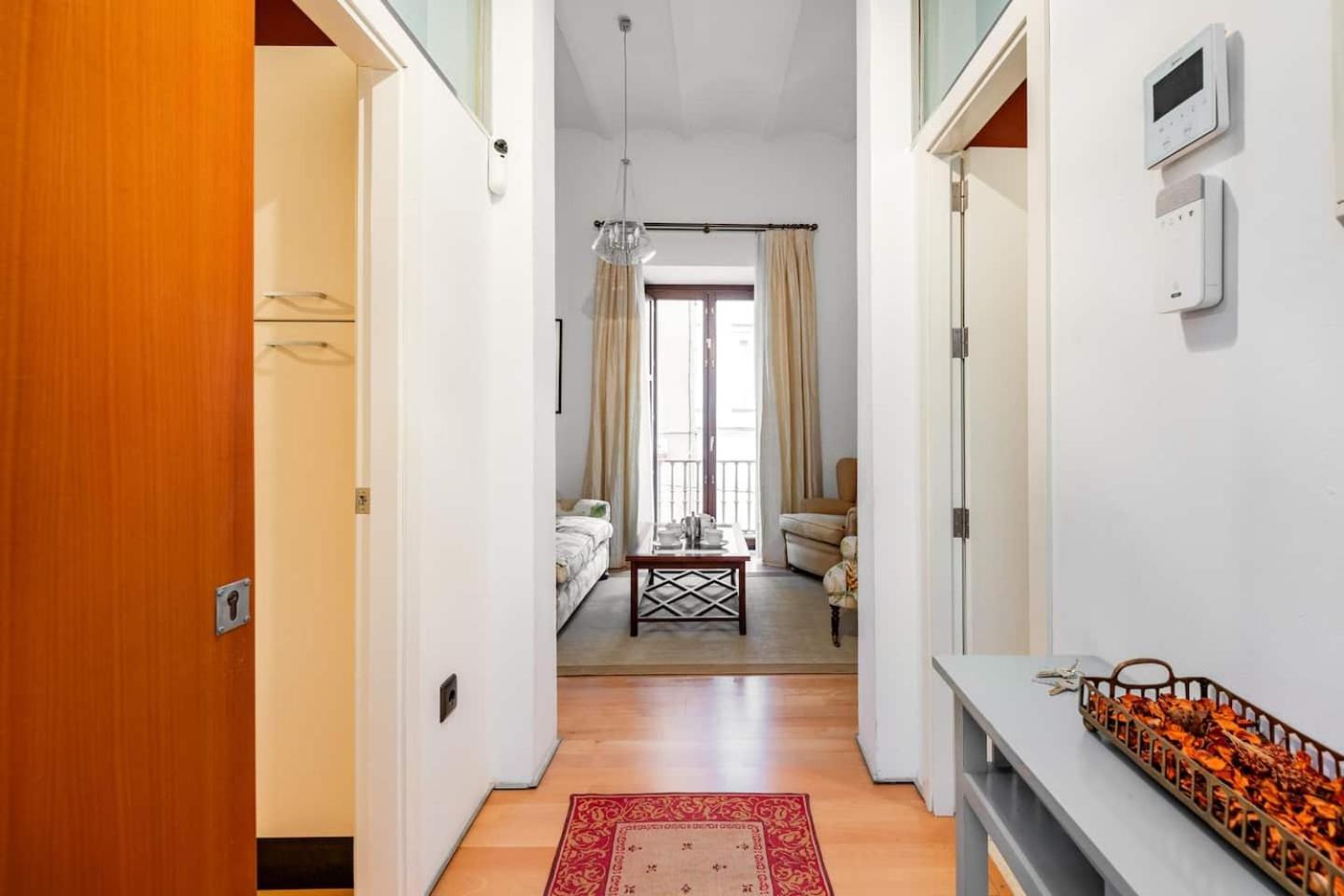 Komodo Sierpes: Bright & Classy Central Apartment เซบีญา ภายนอก รูปภาพ