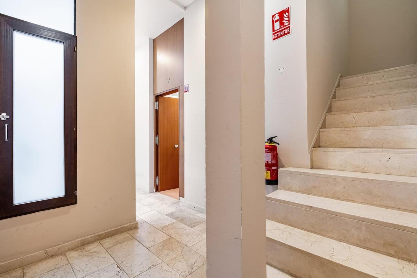 Komodo Sierpes: Bright & Classy Central Apartment เซบีญา ภายนอก รูปภาพ