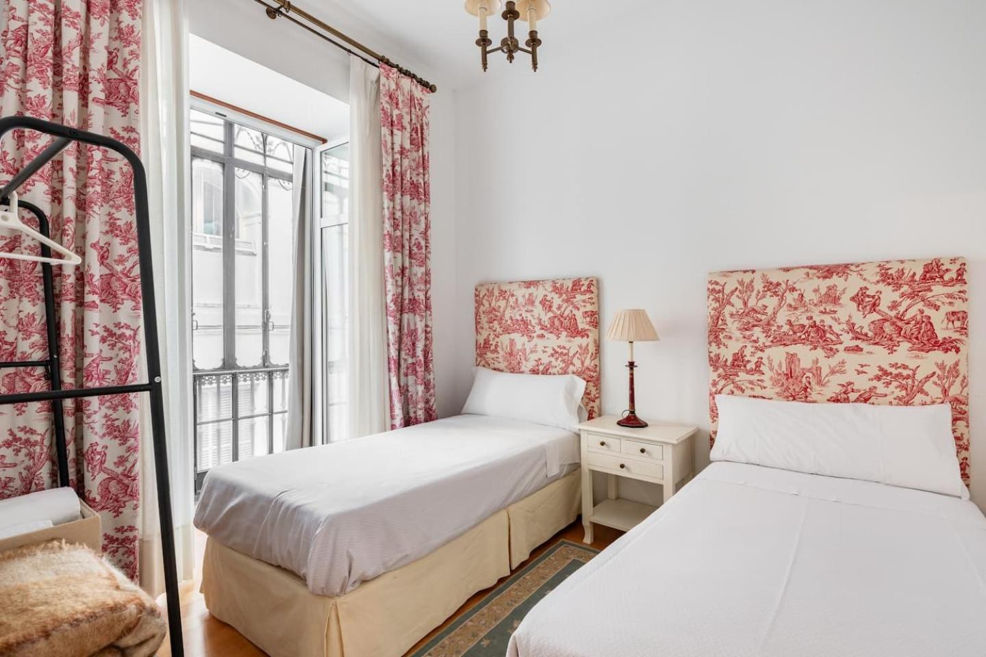 Komodo Sierpes: Bright & Classy Central Apartment เซบีญา ภายนอก รูปภาพ