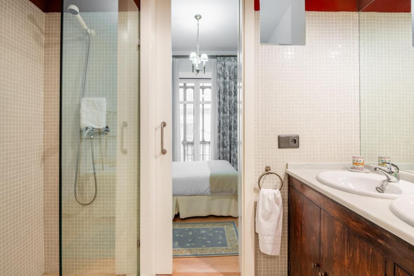 Komodo Sierpes: Bright & Classy Central Apartment เซบีญา ภายนอก รูปภาพ