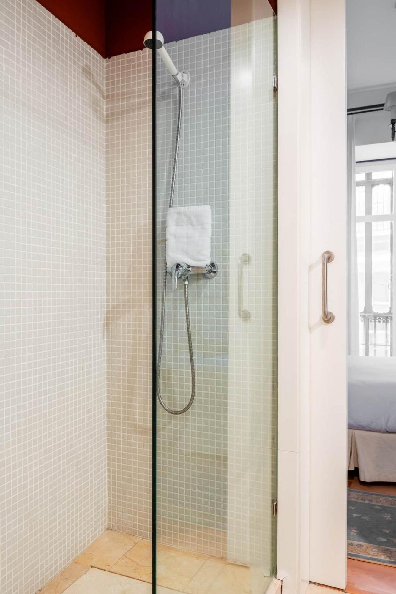 Komodo Sierpes: Bright & Classy Central Apartment เซบีญา ภายนอก รูปภาพ
