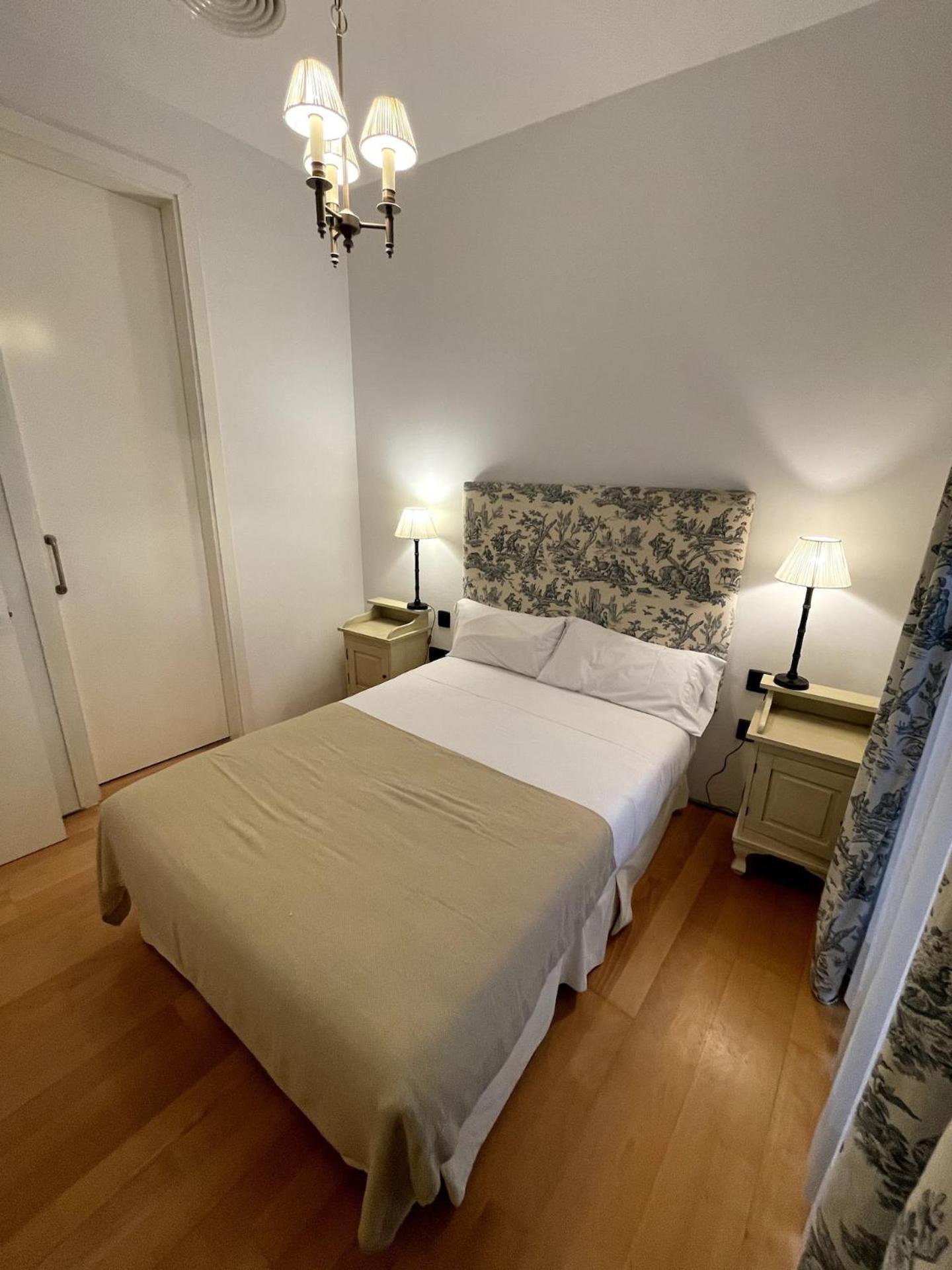 Komodo Sierpes: Bright & Classy Central Apartment เซบีญา ภายนอก รูปภาพ
